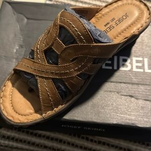 Josef Siebel brand new sandals size 8 (eu 38) in box